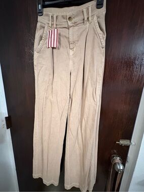 Bundle 3 for $25. American Eagle Outfitters Wide Leg Pants in Tan. Size 00.